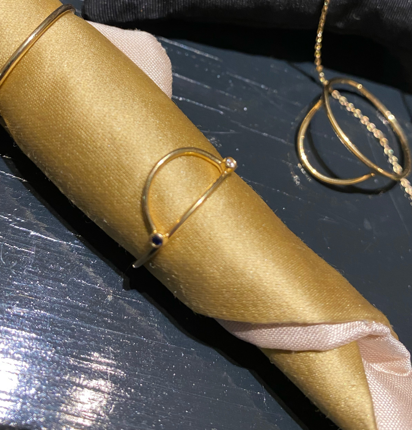 SUN WIRE RING DARK BLUE